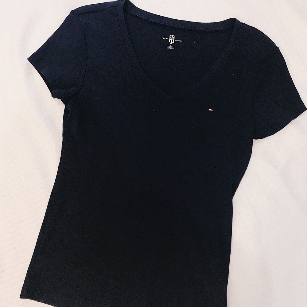 tommy hilfiger v neck !